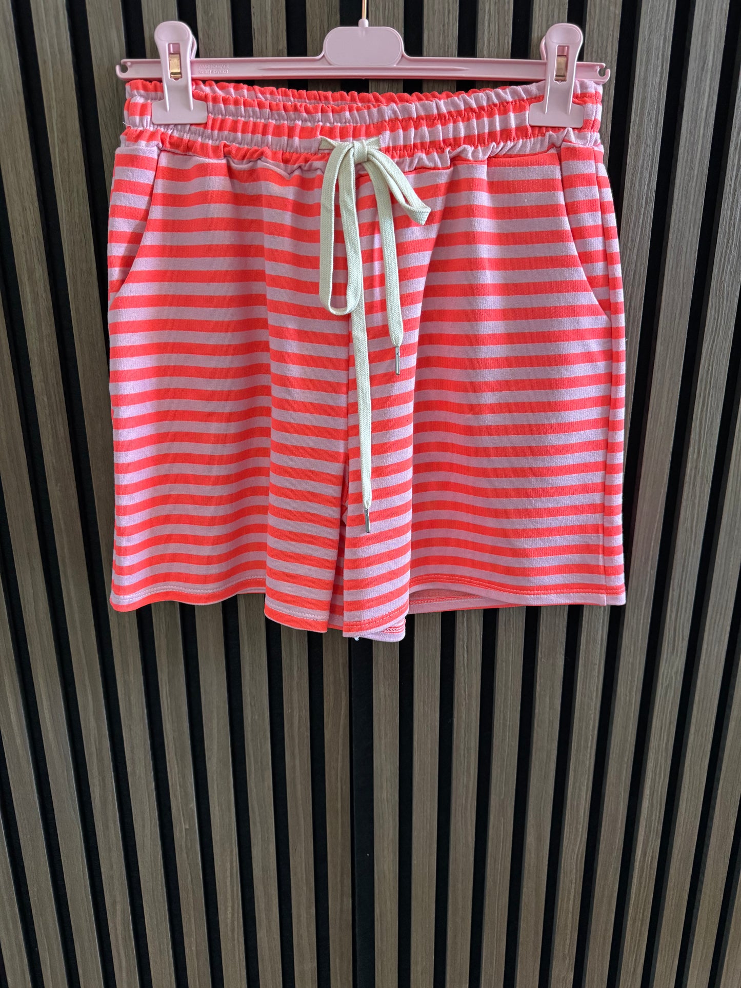 SHORTS | STREIFEN | NEON PINK