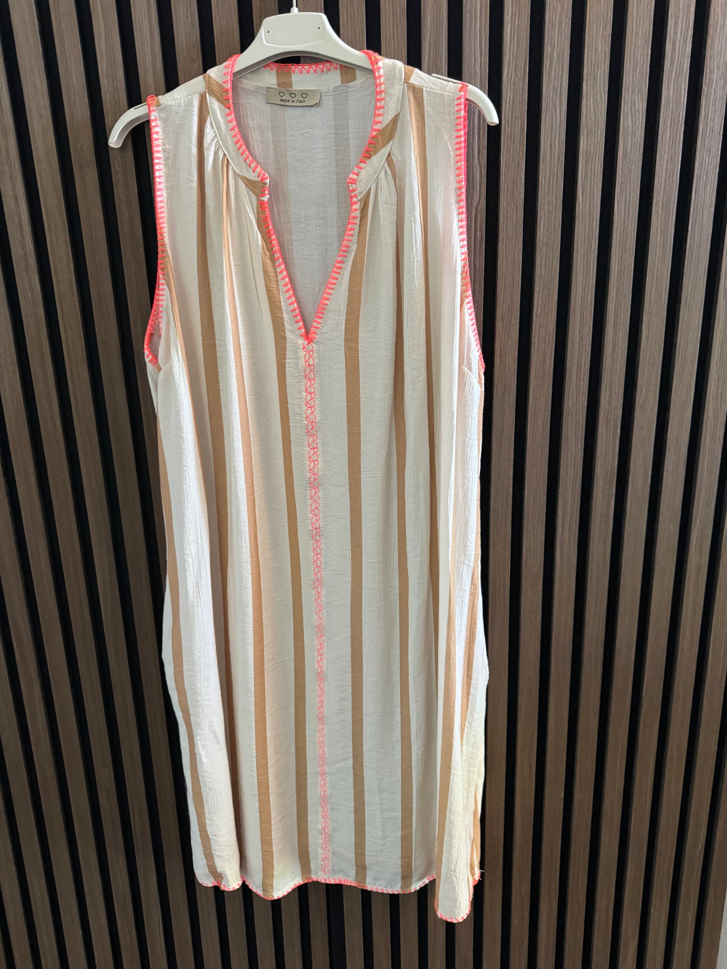 LEICHTES ÄRMELLOSES SOMMERKLEID | CREME