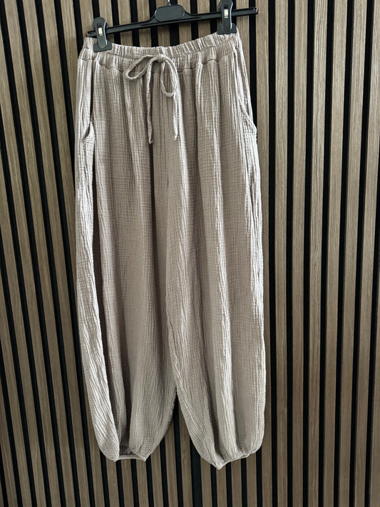 MUSSELIN HOSE BÜNDCHEN | TAUPE