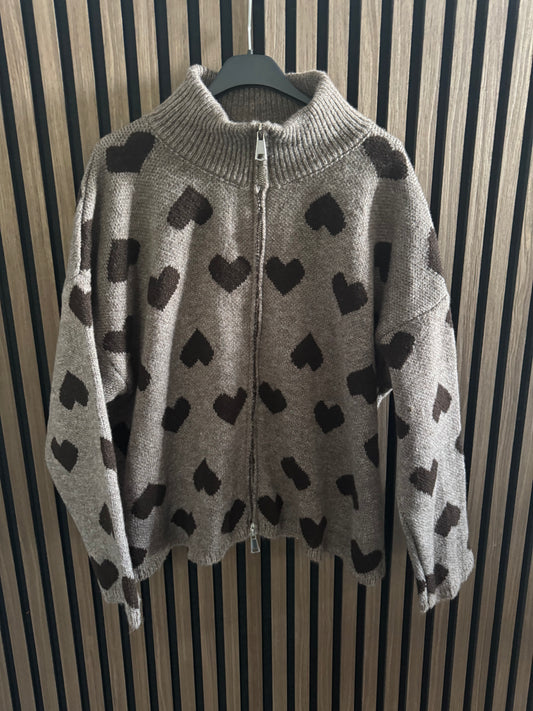 ZIPP STRICKJACKE | HERZCHEN | TAUPE-BRAUN