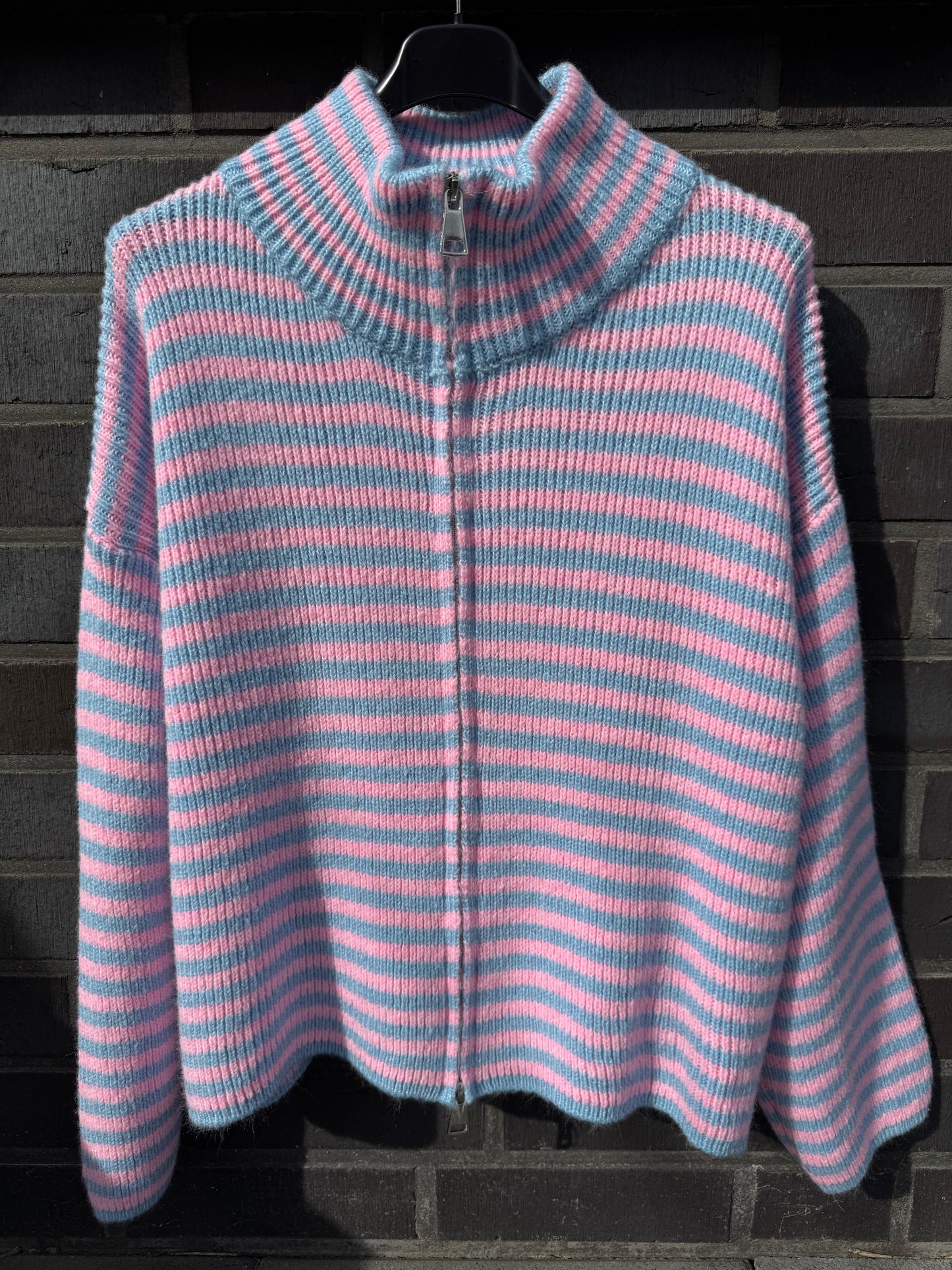 ZIPP CARDIGAN | HELLBLAU / ROSA