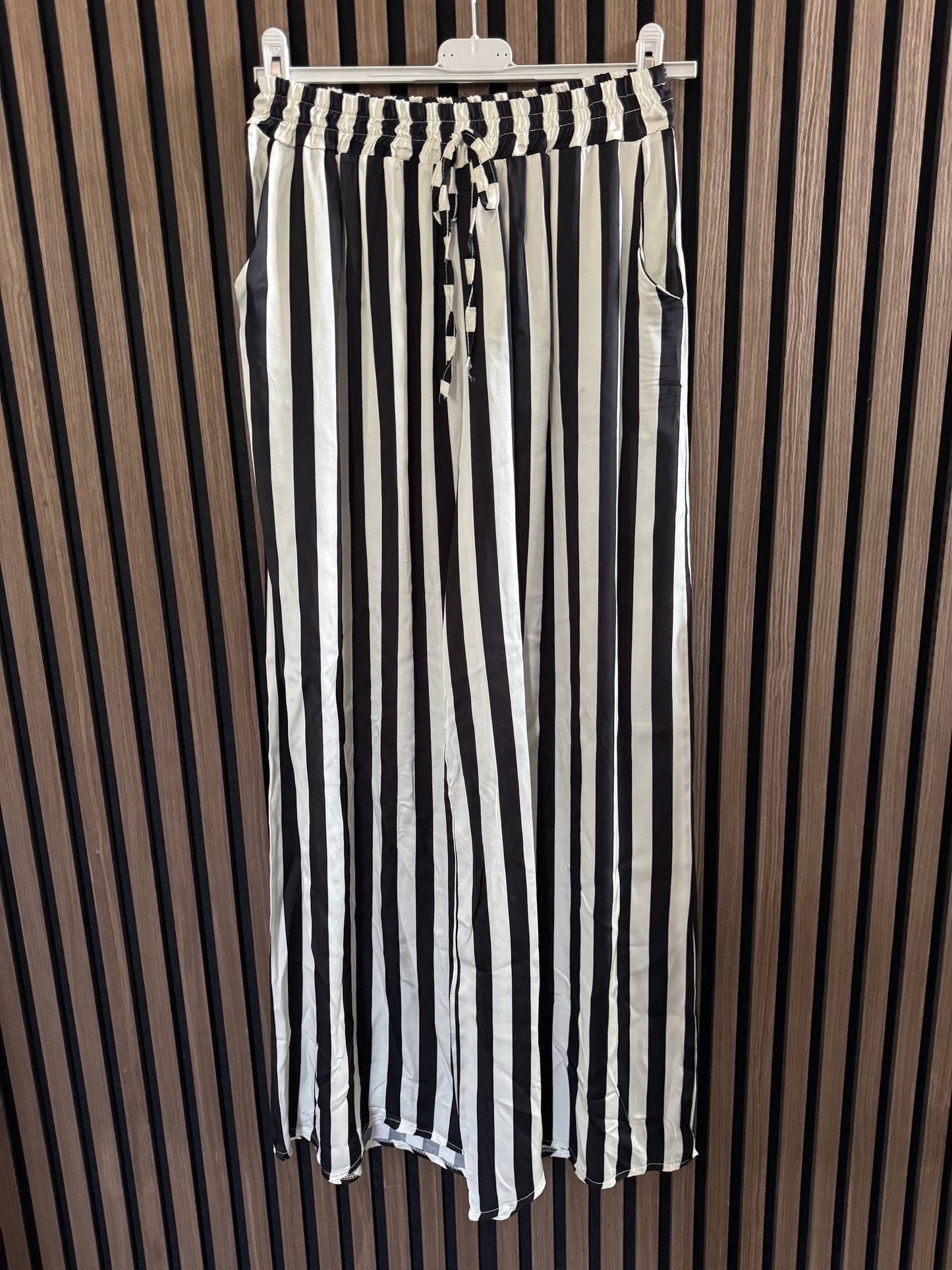 LEICHTE SOMMER HOSE | STREIFEN