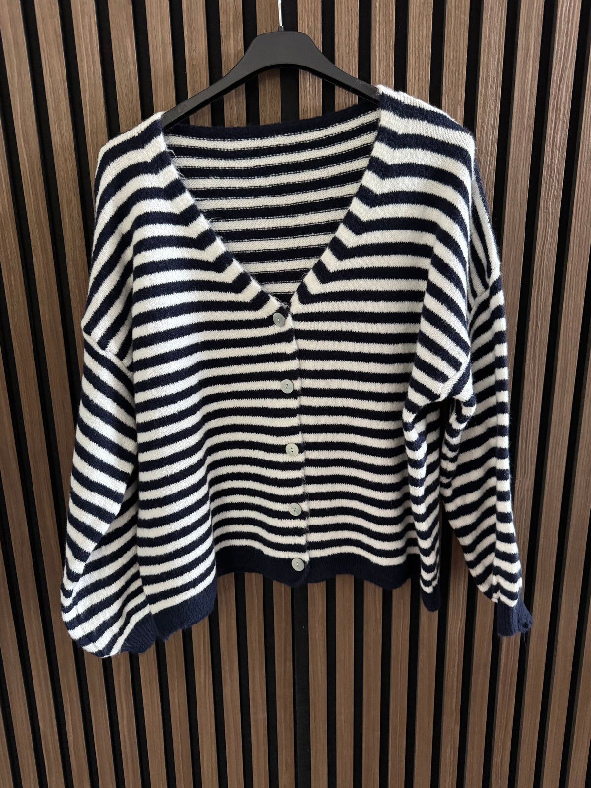 STRICKJACKE STREIFEN | DUNKELBLAU-WEISS