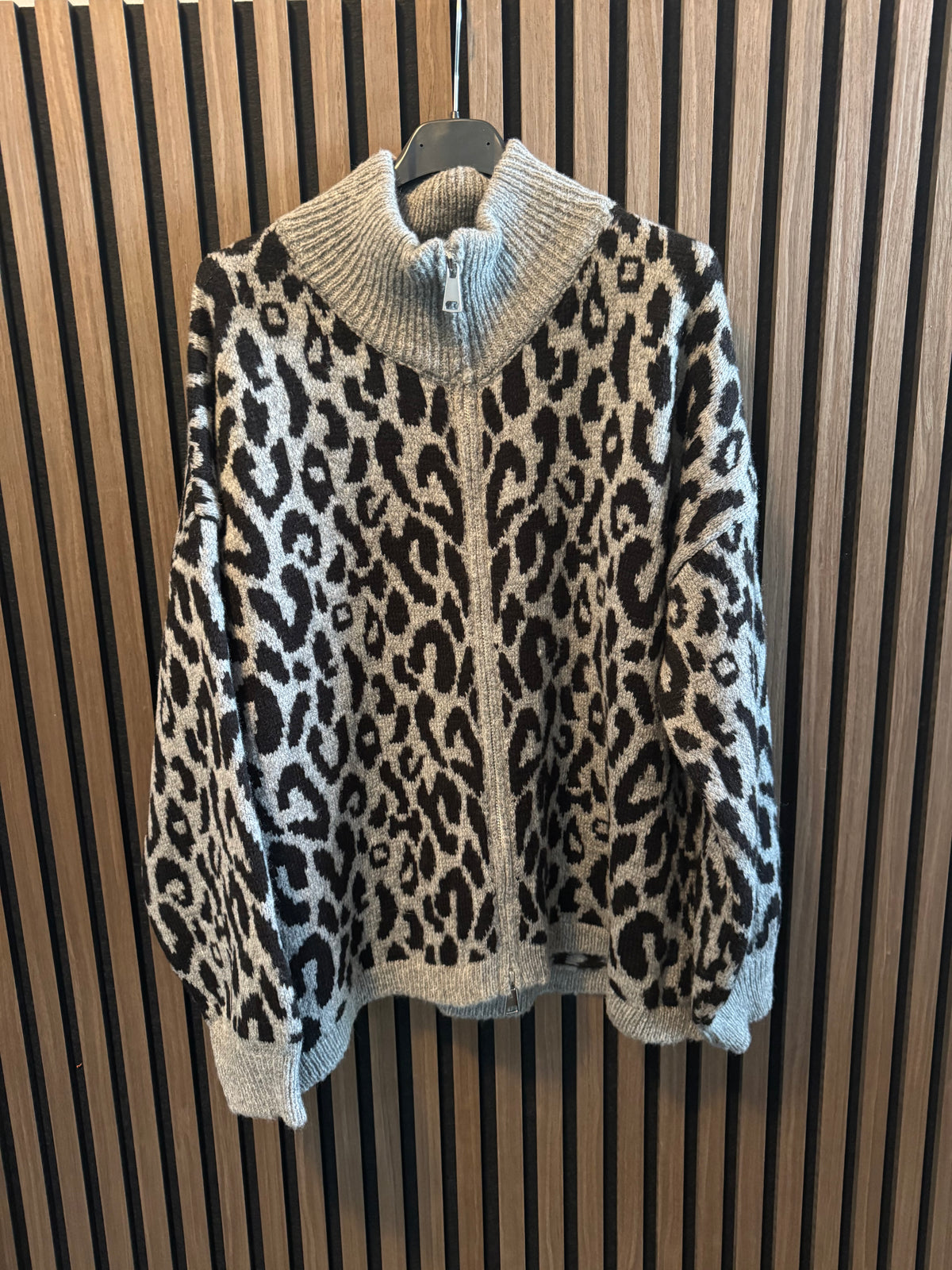 ZIPP STRICKJACKE | LEO | GRAU